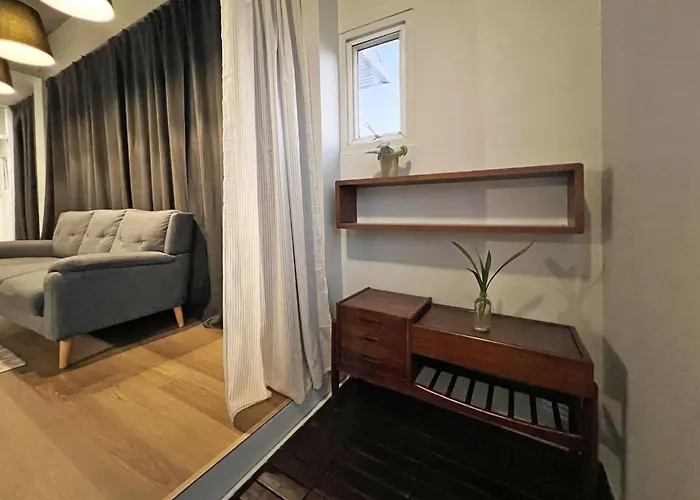 Human Touch - Soulful Hideout Bed & Breakfast Bangkok